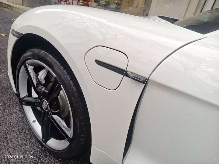 Фото 3 - Porsche Taycan