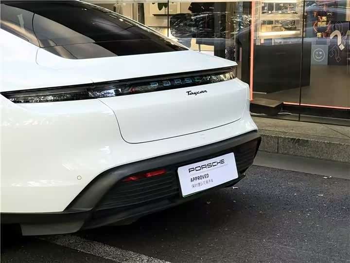 Фото 4 - Porsche Taycan