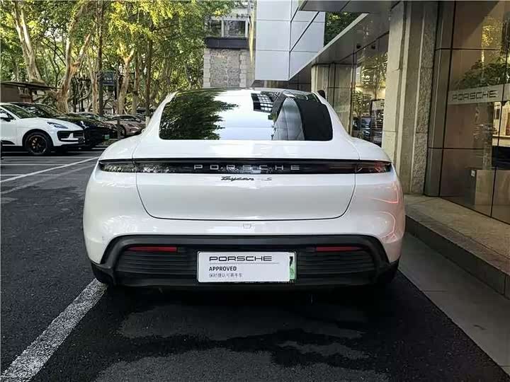 Фото 6 - Porsche Taycan