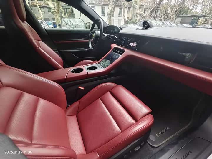 Фото 7 - Porsche Taycan