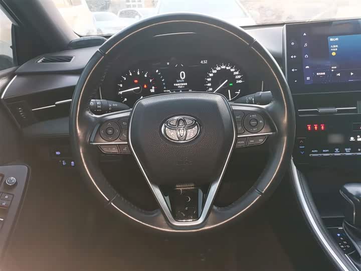 Фото 3 - Toyota Avalon