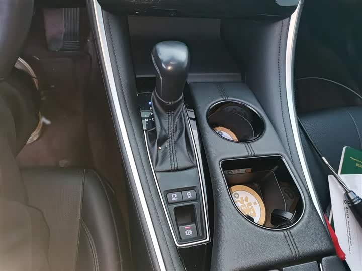 Фото 7 - Toyota Avalon