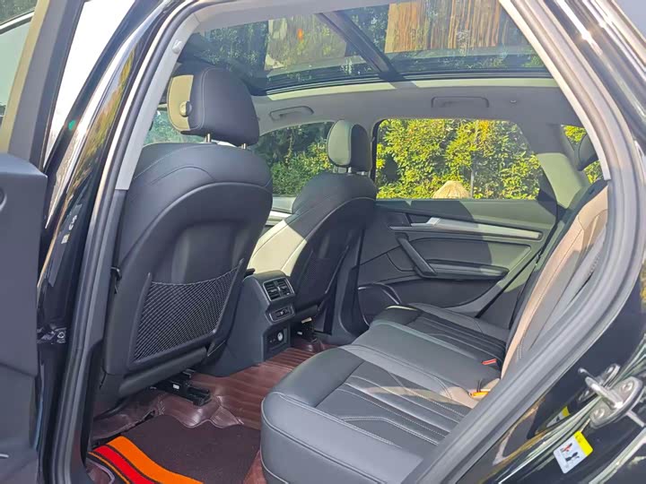 Фото 5 - Audi Q5L