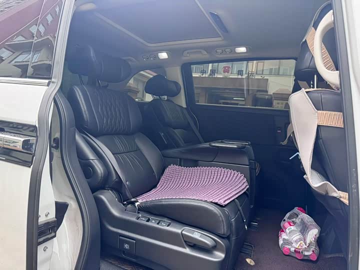 Фото 4 - Honda Elysion