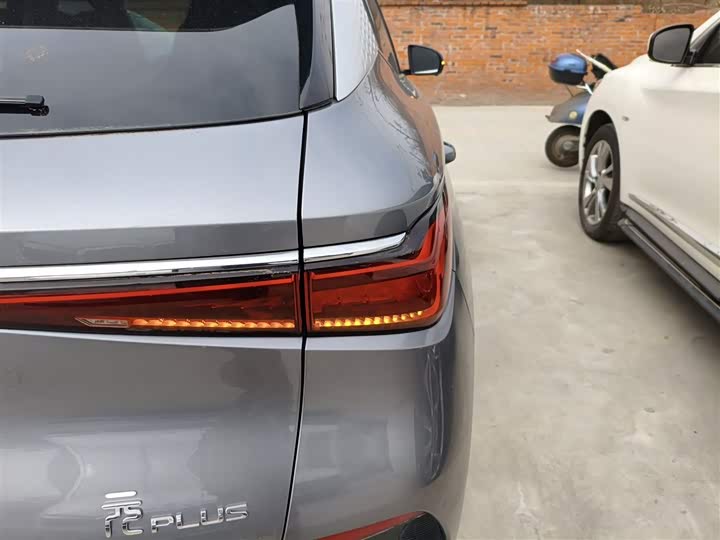 Фото 8 - BYD Yuan Plus