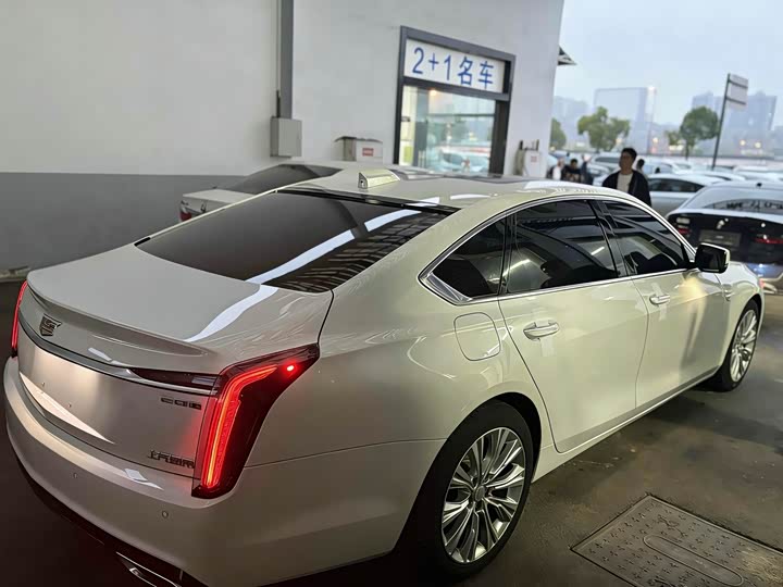 Фото 9 - Cadillac CT6