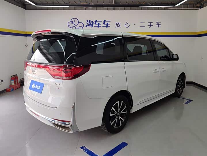 Фото 3 - GAC Trumpchi M8