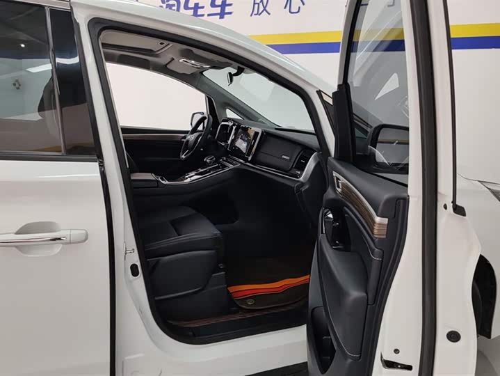 Фото 8 - GAC Trumpchi M8