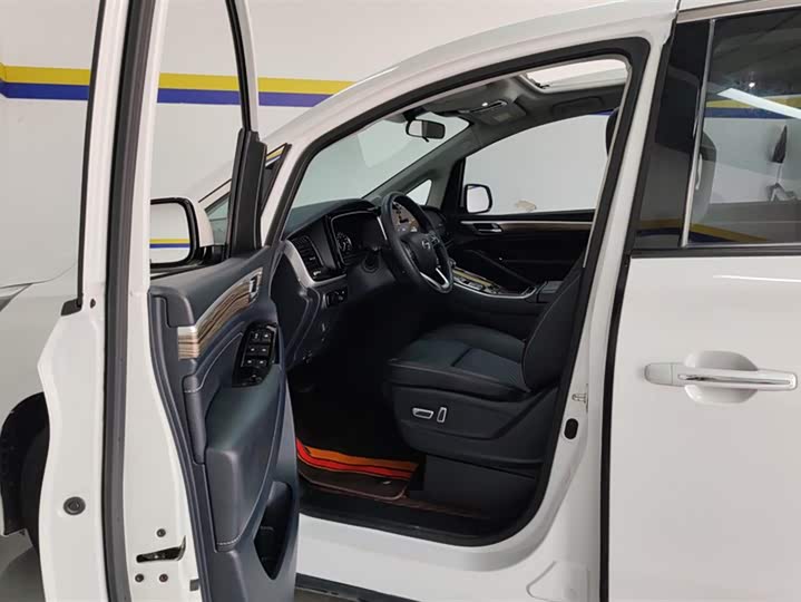 Фото 9 - GAC Trumpchi M8