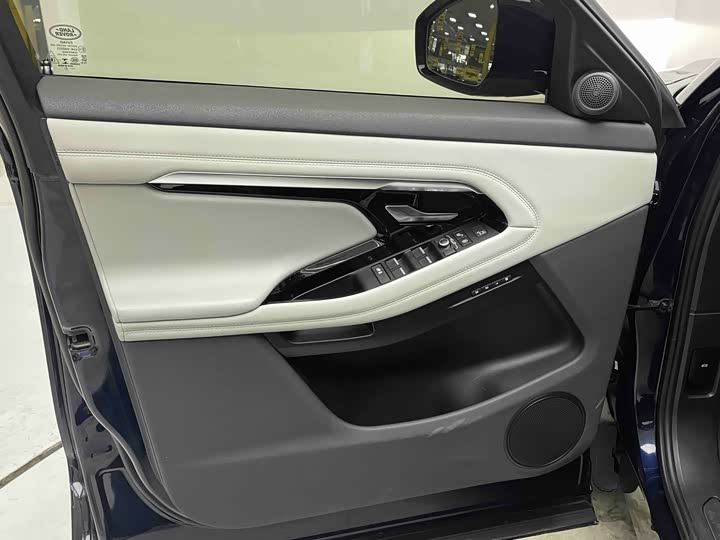 Фото 8 - Land Rover Range Rover Evoque L