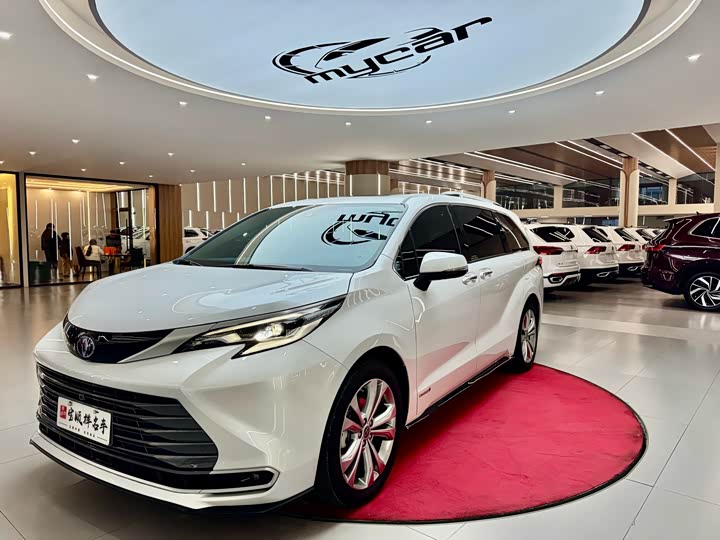 Фото 1 - Toyota Sienna