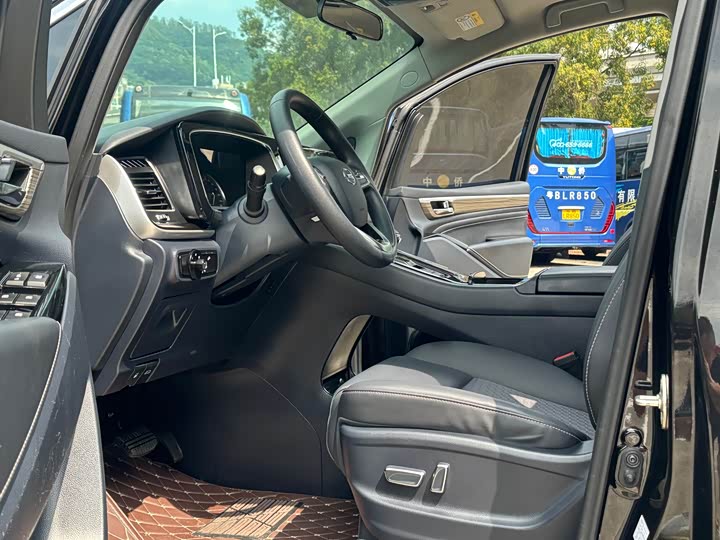 Фото 5 - GAC Trumpchi M8