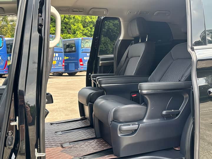 Фото 6 - GAC Trumpchi M8