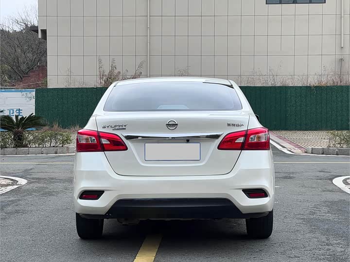 Фото 5 - Nissan Sylphy