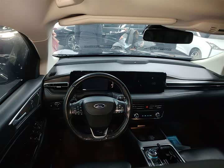 Фото 9 - Ford Edge