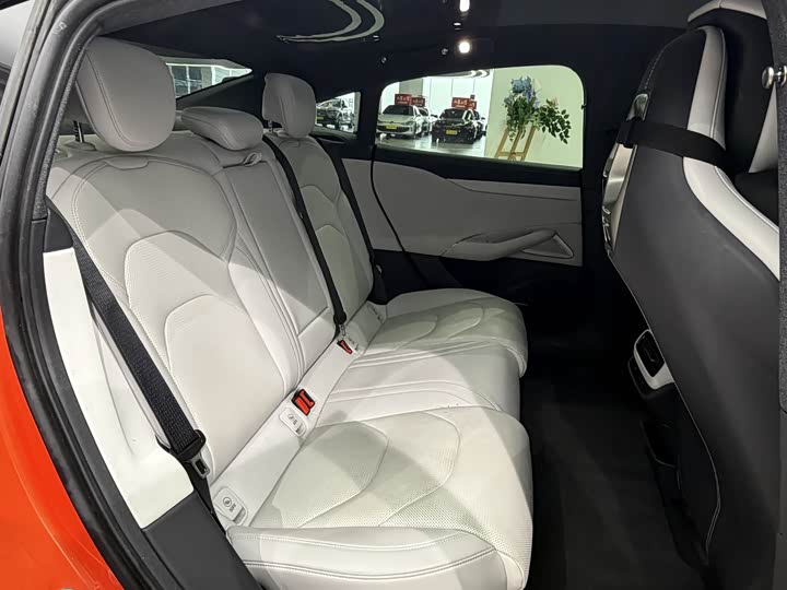 Фото 9 - Xiaomi SU7