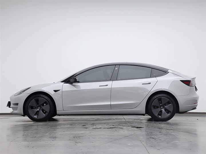 Фото 5 - Tesla Model 3