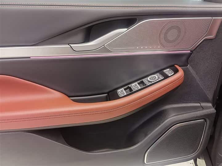 Фото 6 - Lincoln Z (Zephyr)