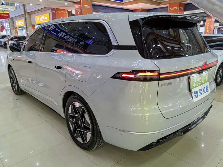 Фото 2 - Changan Deepal S09