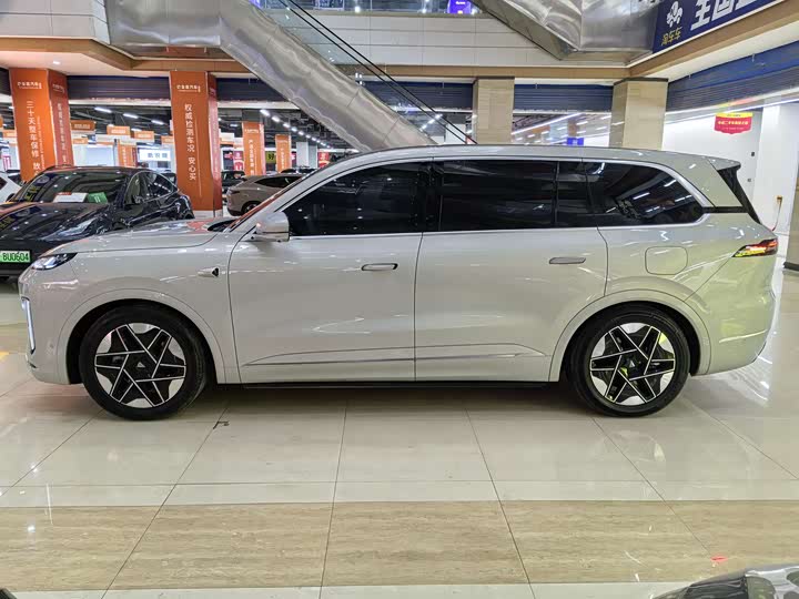 Фото 3 - Changan Deepal S09