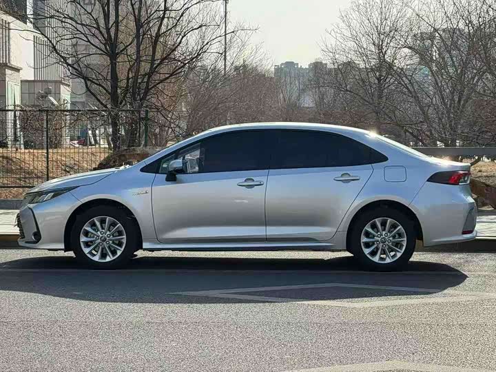 Фото 3 - Toyota Corolla