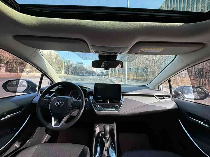 Фото 6 - Toyota Corolla