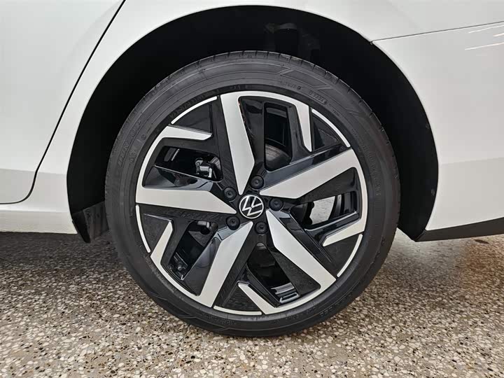 Фото 7 - Volkswagen Lamando L