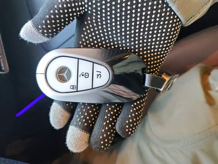 Фото 9 - Mercedes-Benz E-Class