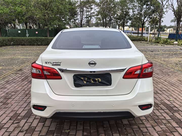 Фото 5 - Nissan Sylphy