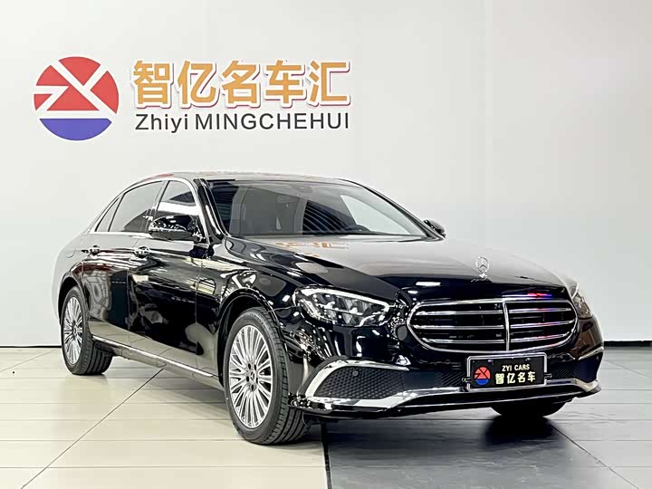 Фото 4 - Mercedes-Benz E-Class