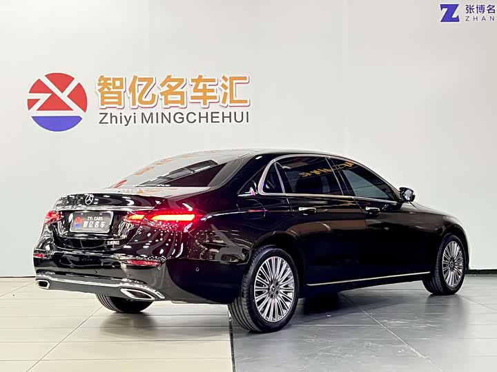 Фото 5 - Mercedes-Benz E-Class