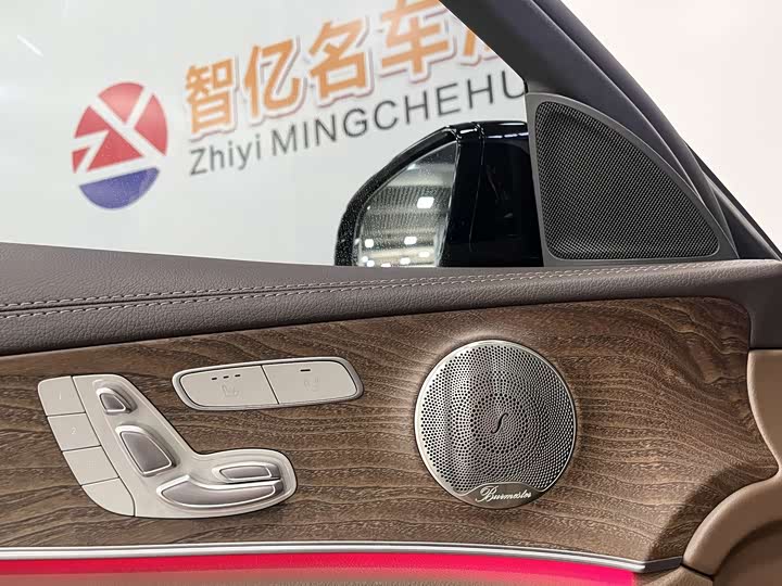 Фото 9 - Mercedes-Benz E-Class