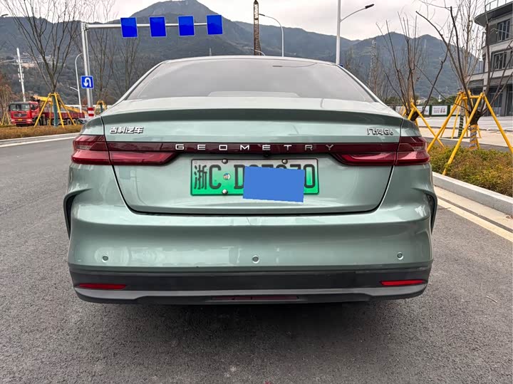 Фото 7 - Geely Geometry G6