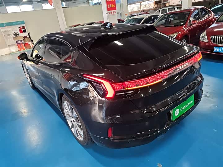 Фото 5 - Zeekr 001