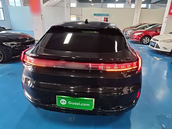 Фото 6 - Zeekr 001