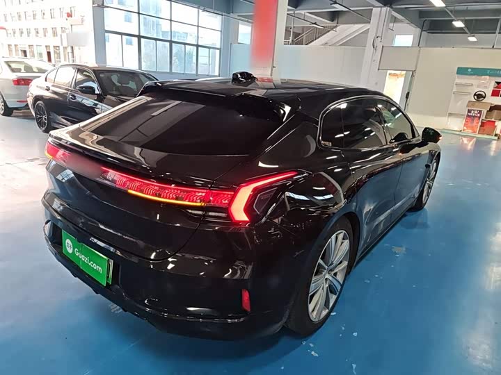 Фото 7 - Zeekr 001