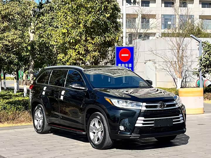 Фото 3 - Toyota Highlander