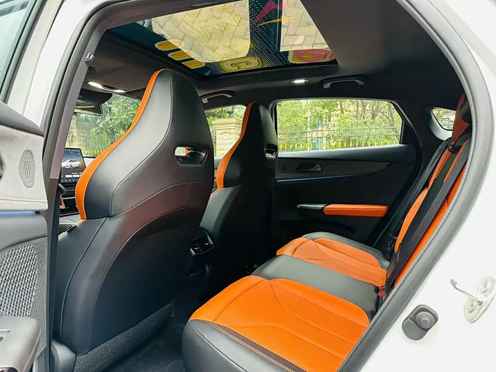 Фото 8 - Changan UNI-V