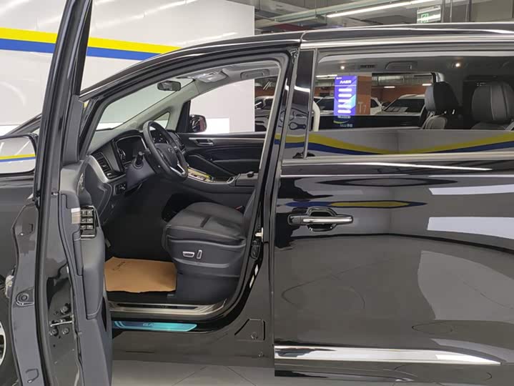 Фото 9 - GAC Trumpchi M8