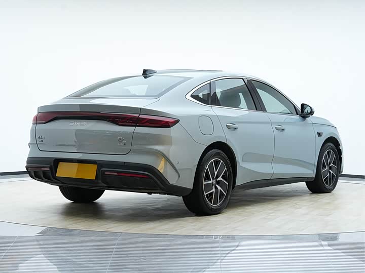 Фото 6 - BYD Qin L