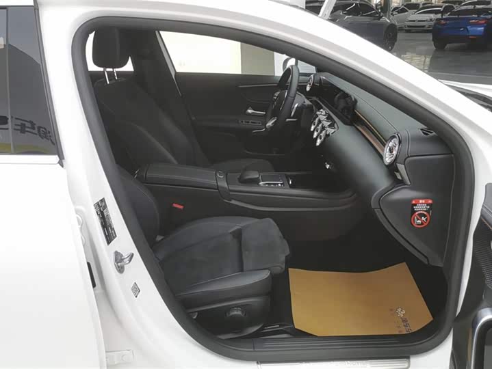 Фото 8 - Mercedes-Benz A-Class