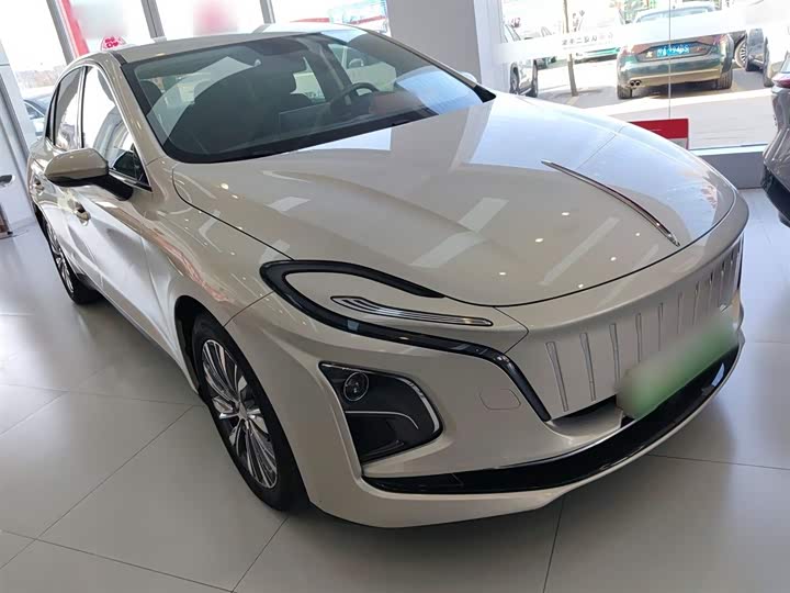 Фото 4 - Hongqi E-QM5