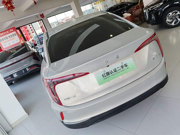 Фото 5 - Hongqi E-QM5