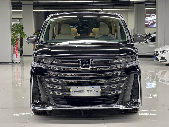 Фото 2 - Toyota Vellfire