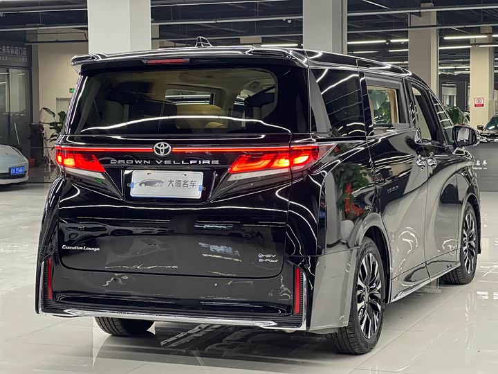 Фото 4 - Toyota Vellfire