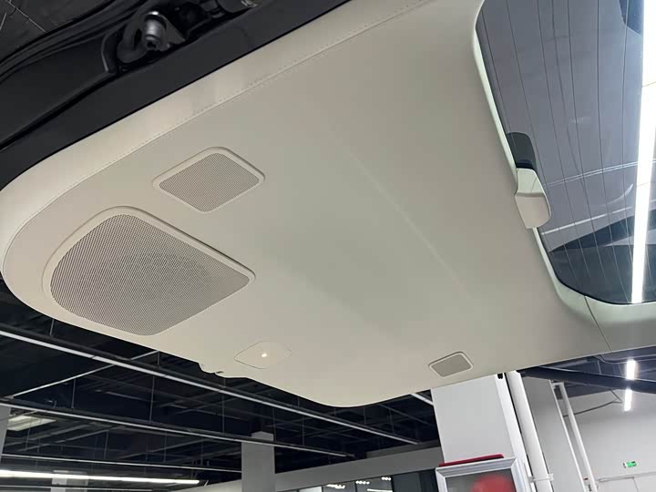 Фото 9 - Toyota Vellfire