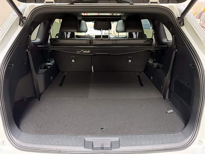 Фото 8 - Toyota Crown Kluger