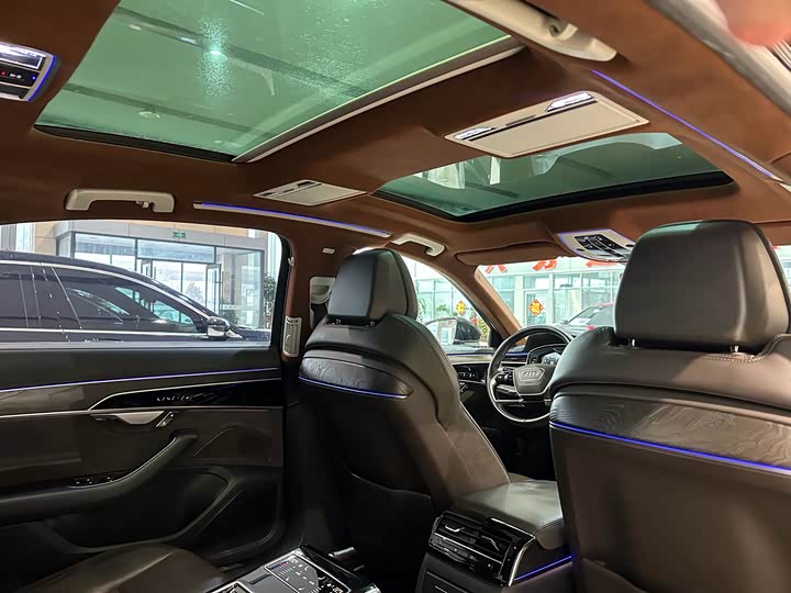 Фото 9 - Audi A8