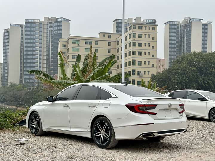 Фото 6 - Honda Accord