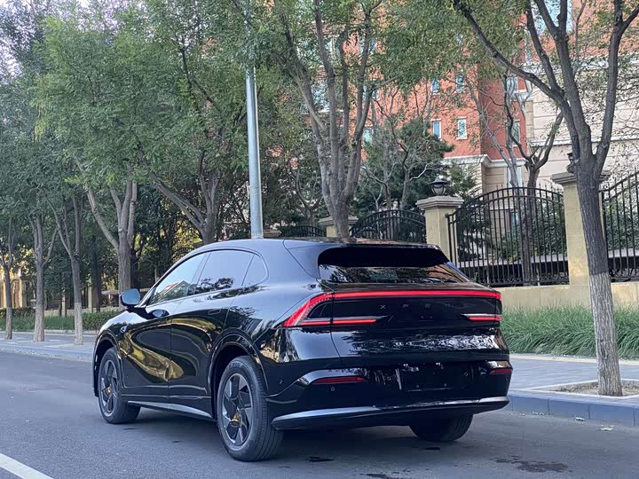 Фото 2 - XPeng G7